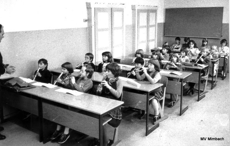 Blockflötengruppe von 1983 in der Mimbacher Schule,Ltg. K.H. Linn
